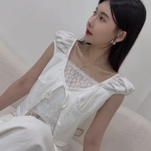 假兩件蕾絲上衣