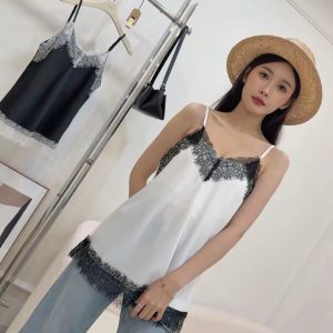 高級感蕾絲緞面上衣