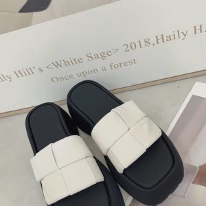 小香方格厚底拖